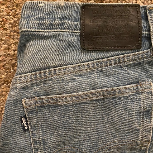 Vintage Levi’s with detailing down the leg !! - Picture 2 of 3